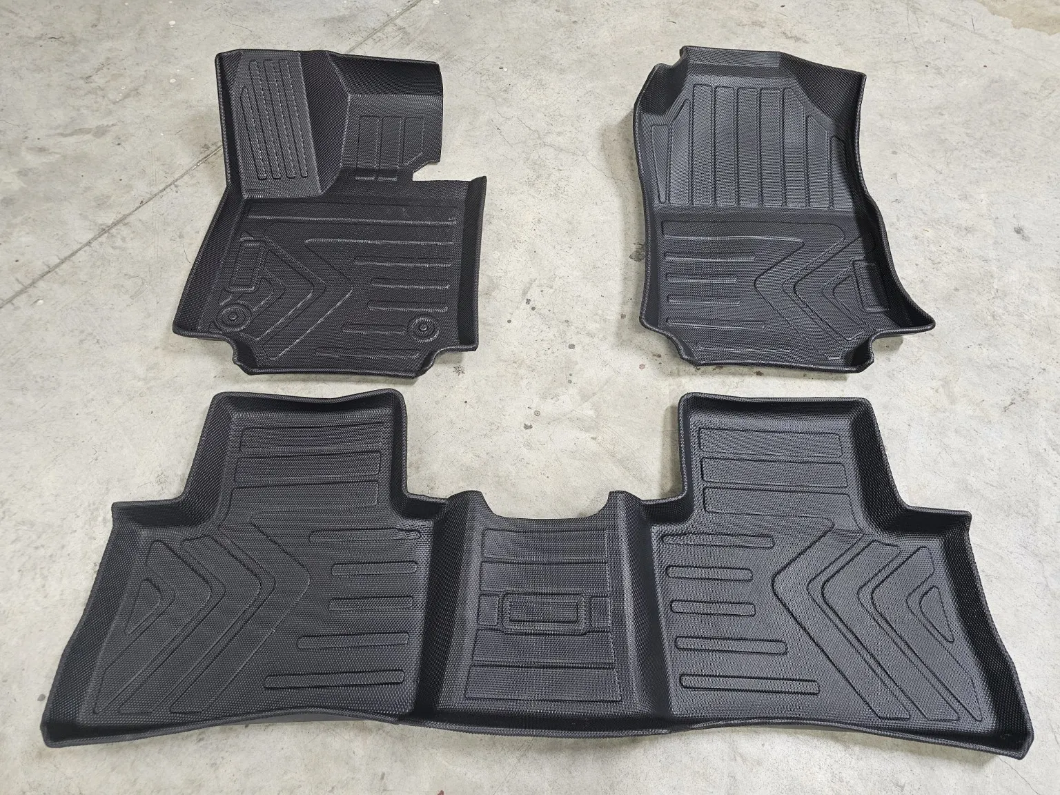 Image supplémentaire 1 de Tapis de Sol 7D Sur Mesure pour Toyota RAV4 New (2019+) – Protection Intégrale SUV, 100% Étanche & Matériau Premium