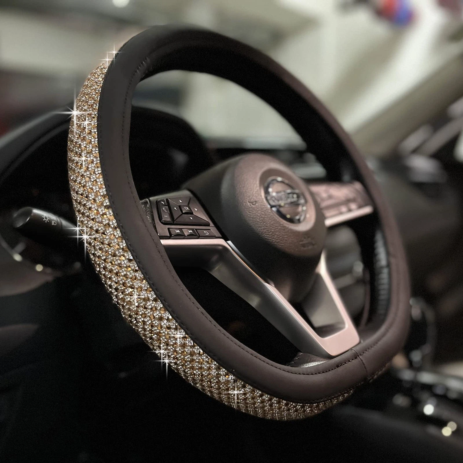 Couvre-Volant D-Shape "Gold Edition" – Cuir PU & Strass Jumbo