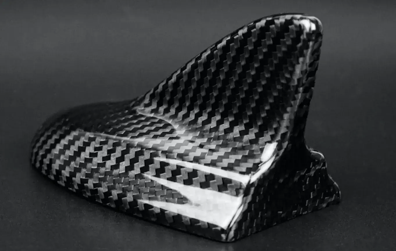 Antenne Requin Effet Carbone - Design Sportif & Aérodynamique Tunis